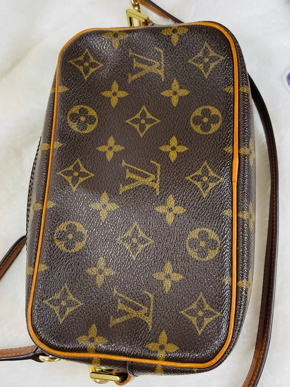 Louis Vuitton Authentic pochette citè Vintage Brown Monogram Crossbody Bag